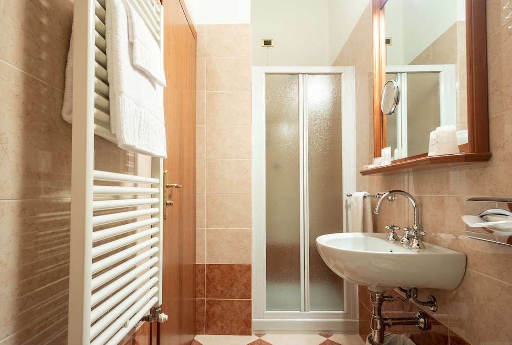 Hotel Cappello D'Oro, BW Signature Collection — Hotel rooms in Bergamo, Lombardy