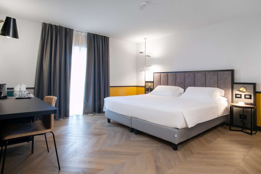 Hotel Cappello D'Oro, BW Signature Collection — Hotel rooms in Bergamo, Lombardy