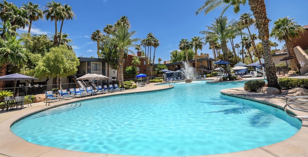 Alexis Park All Suite Resort — Swimming pool in Las Vegas, Nevada