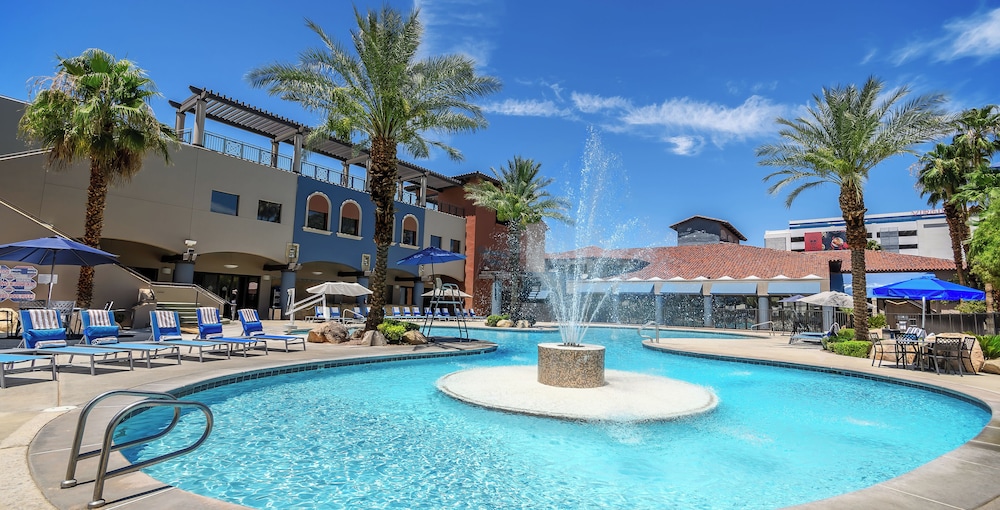 Alexis Park All Suite Resort — Swimming pool in Las Vegas, Nevada
