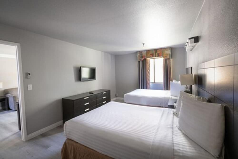 Alexis Park All Suite Resort — Hotel rooms in Las Vegas, Nevada