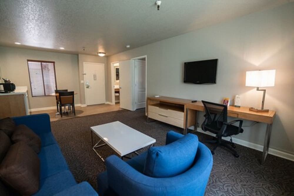 Alexis Park All Suite Resort — Hotel rooms in Las Vegas, Nevada