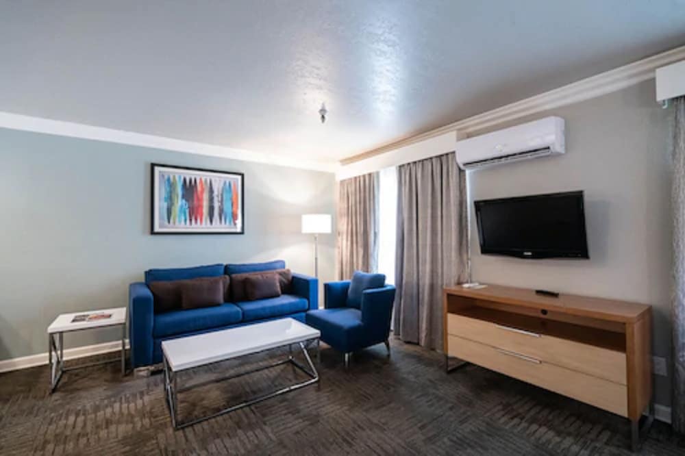 Alexis Park All Suite Resort — Hotel rooms in Las Vegas, Nevada