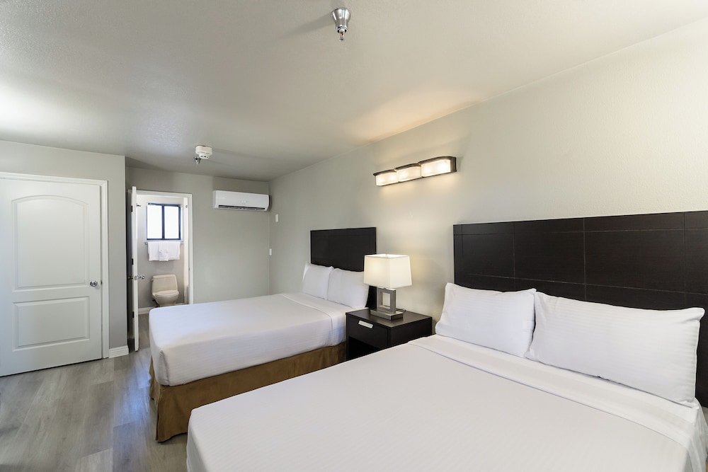 Alexis Park All Suite Resort — Hotel rooms in Las Vegas, Nevada