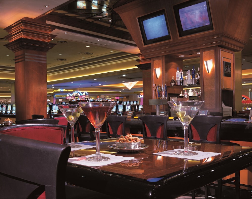 Horseshoe Las Vegas — Restaurant & bars in Las Vegas, Nevada