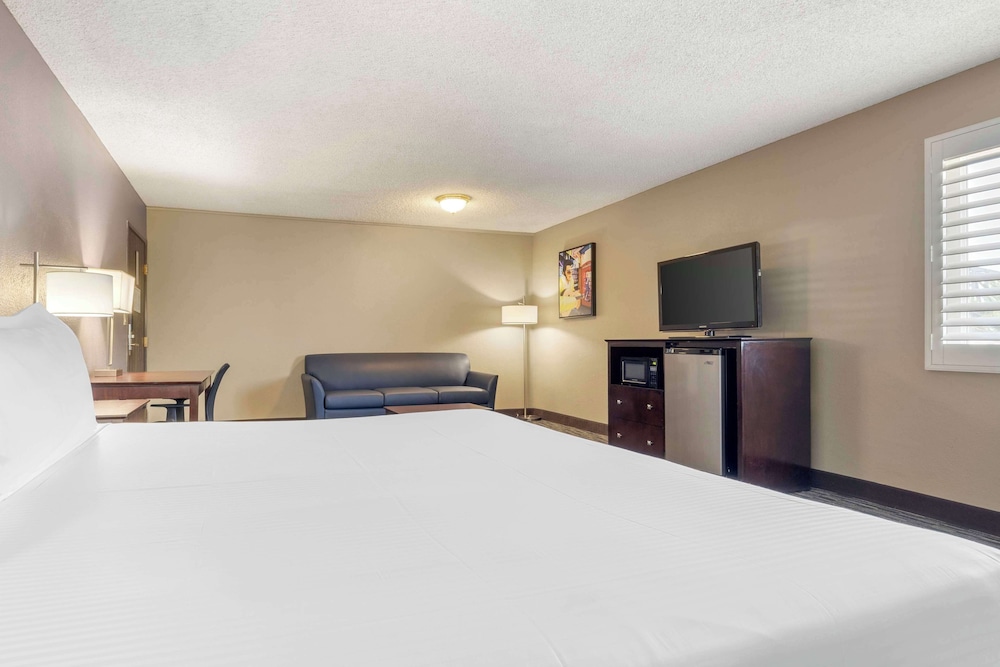 Best Western McCarran Inn — Hotel rooms in Las Vegas, Nevada