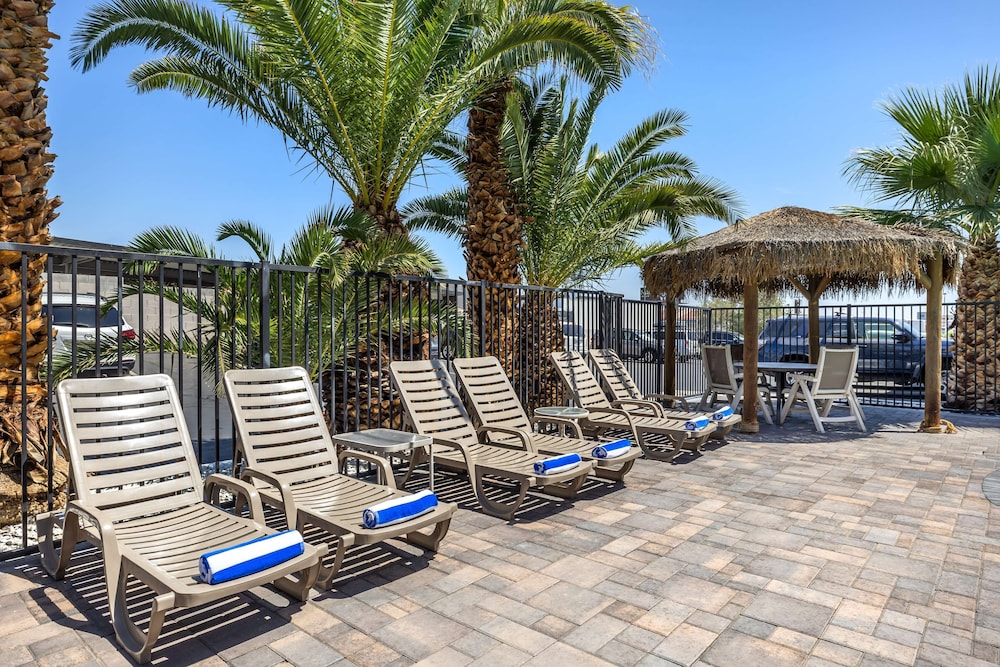 Best Western McCarran Inn — Beach in Las Vegas, Nevada