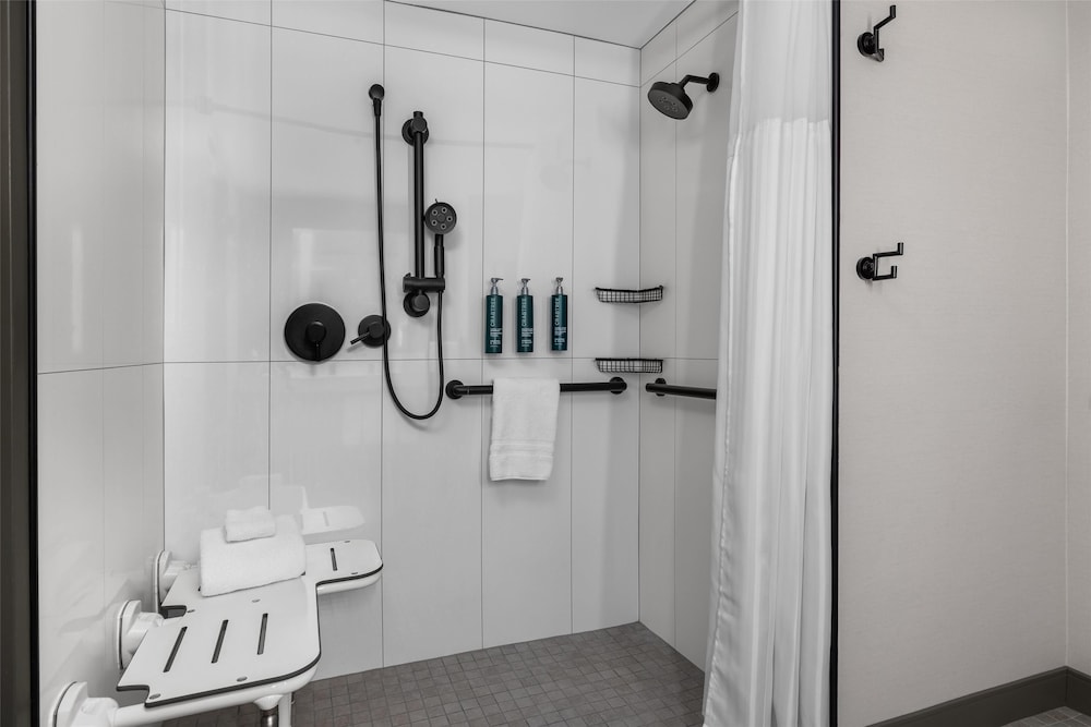 DoubleTree by Hilton Las Vegas Airport — Hotel rooms in Las Vegas, Nevada