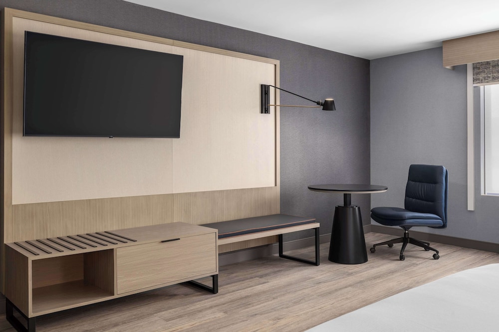 DoubleTree by Hilton Las Vegas Airport — Hotel rooms in Las Vegas, Nevada