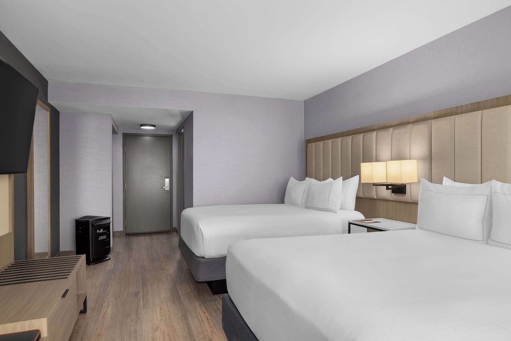 DoubleTree by Hilton Las Vegas Airport — Hotel rooms in Las Vegas, Nevada