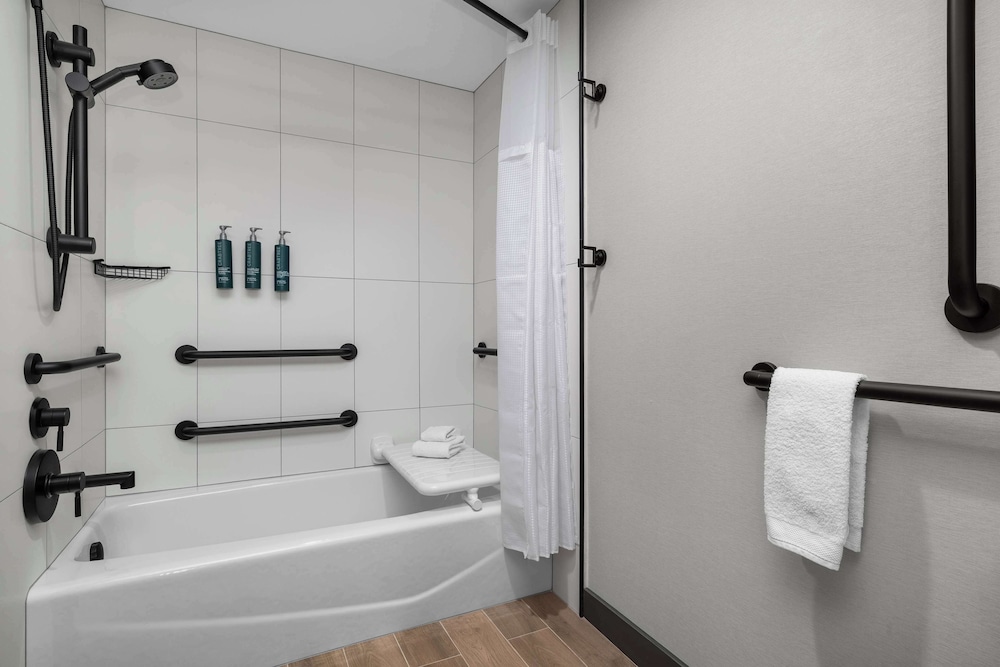 DoubleTree by Hilton Las Vegas Airport — Hotel rooms in Las Vegas, Nevada