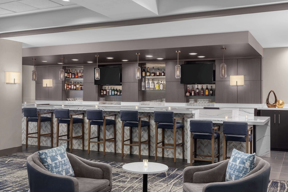 DoubleTree by Hilton Las Vegas Airport — Restaurant & bars in Las Vegas, Nevada