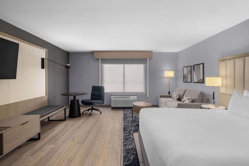 DoubleTree by Hilton Las Vegas Airport — Hotel rooms in Las Vegas, Nevada