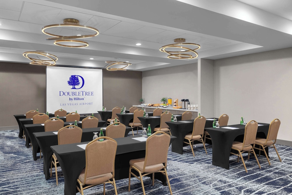 DoubleTree by Hilton Las Vegas Airport — Hotel building in Las Vegas, Nevada