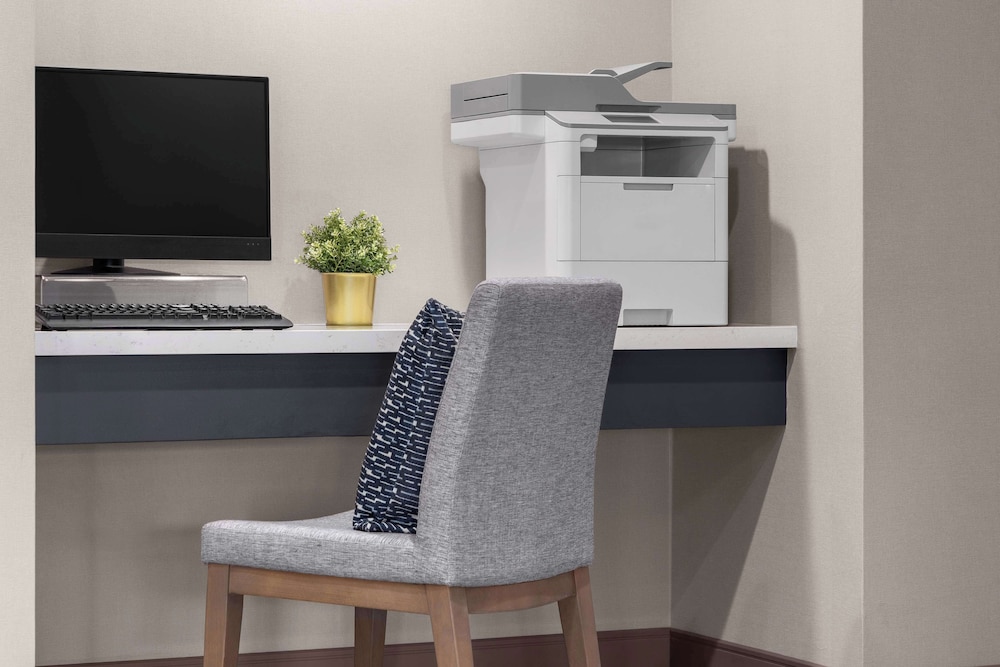 DoubleTree by Hilton Las Vegas Airport — Hotel rooms in Las Vegas, Nevada