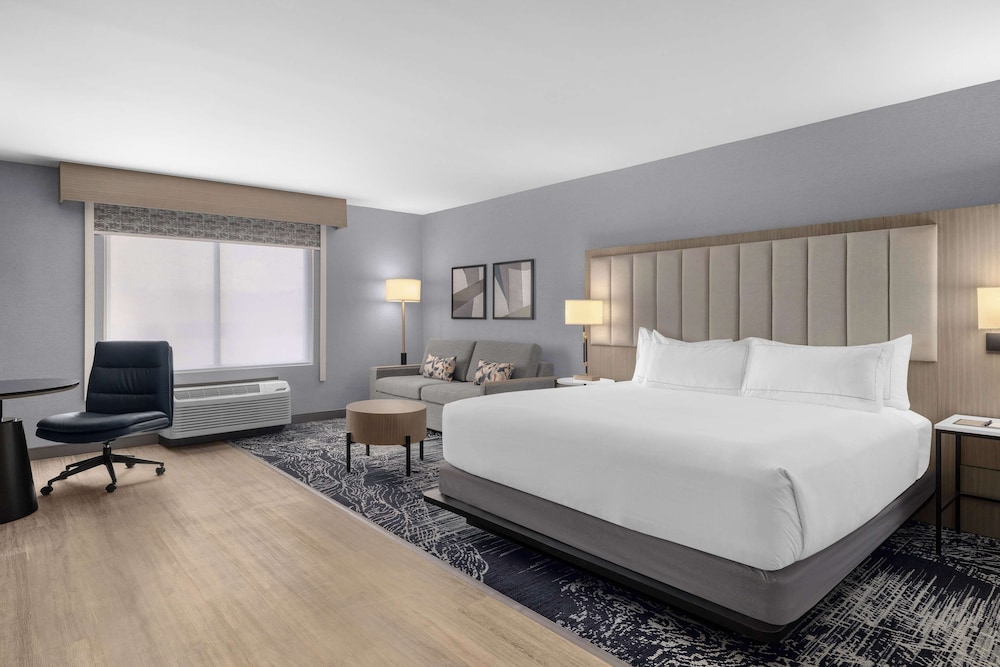 DoubleTree by Hilton Las Vegas Airport — Hotel rooms in Las Vegas, Nevada