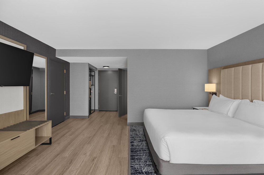 DoubleTree by Hilton Las Vegas Airport — Hotel rooms in Las Vegas, Nevada