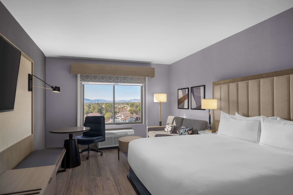 DoubleTree by Hilton Las Vegas Airport — Hotel rooms in Las Vegas, Nevada