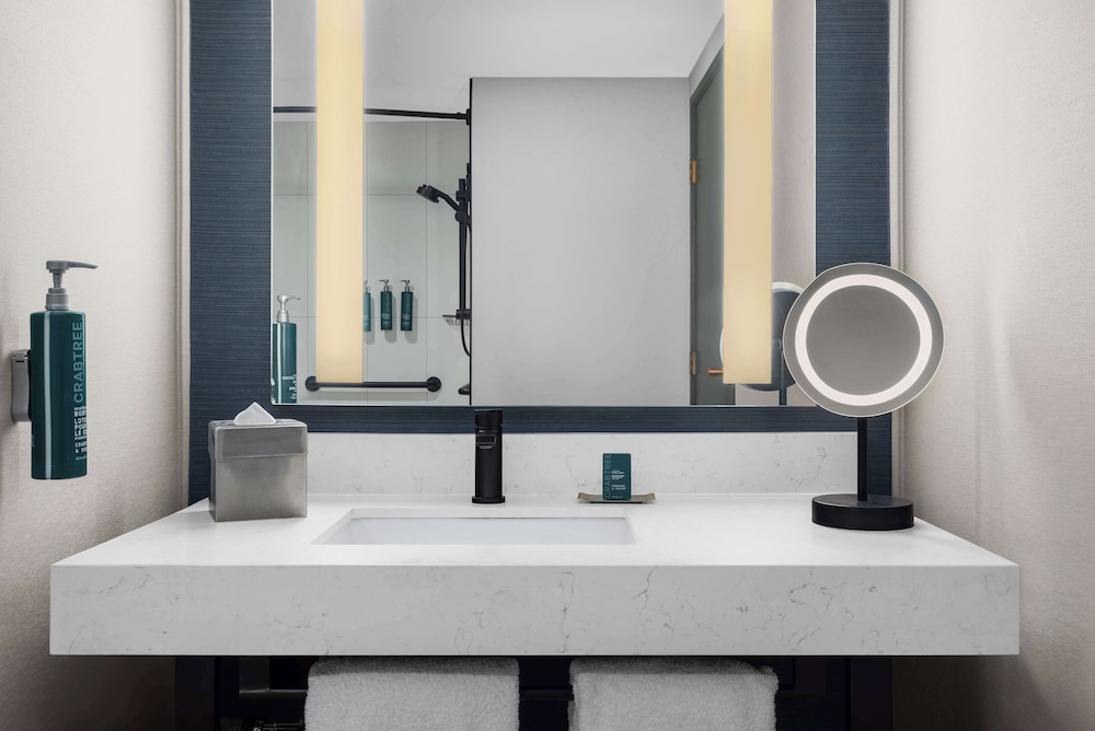 DoubleTree by Hilton Las Vegas Airport — Hotel rooms in Las Vegas, Nevada
