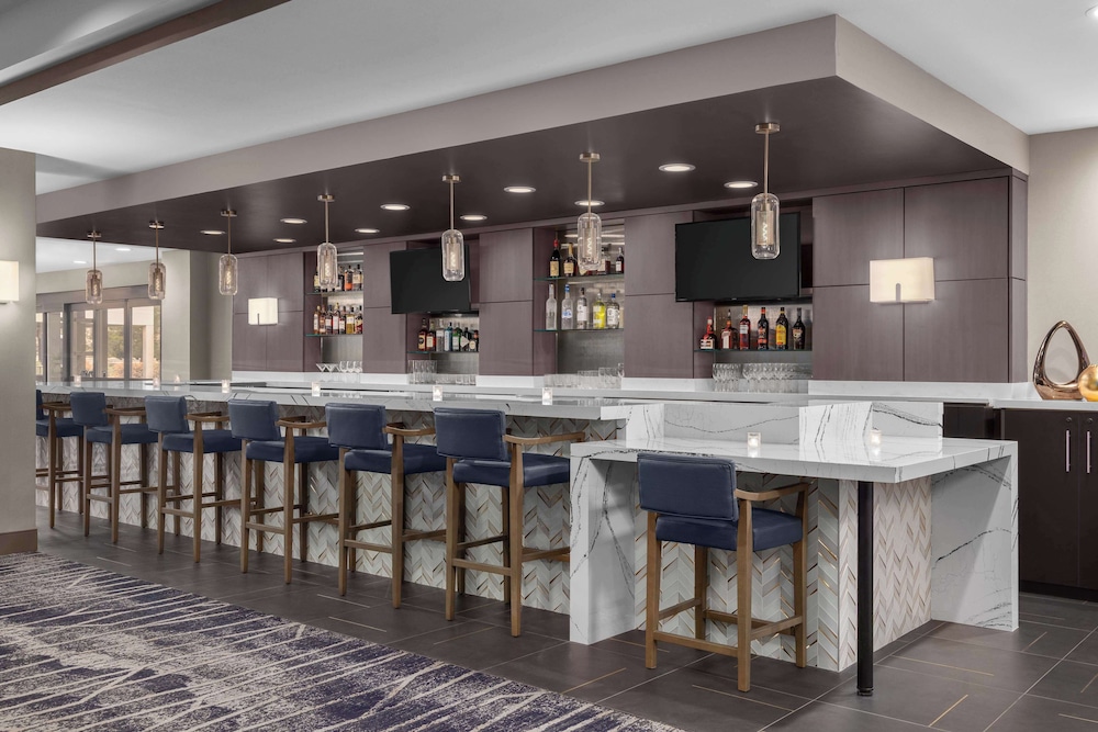 DoubleTree by Hilton Las Vegas Airport — Restaurant & bars in Las Vegas, Nevada