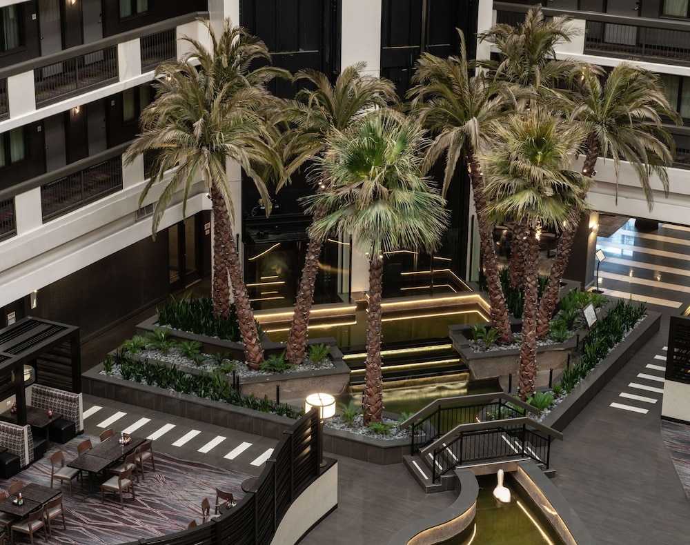Embassy Suites by Hilton Las Vegas — Hotel building in Las Vegas, Nevada