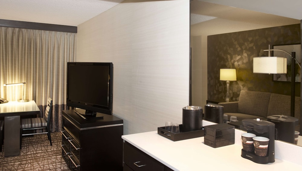 Embassy Suites by Hilton Las Vegas — Hotel rooms in Las Vegas, Nevada