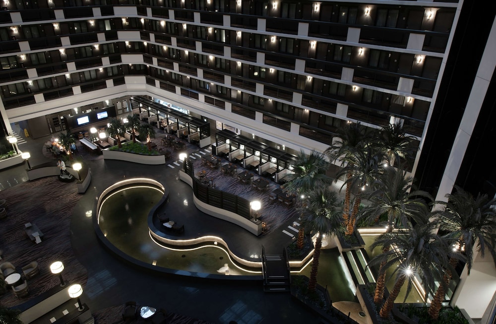 Embassy Suites by Hilton Las Vegas — Restaurant & bars in Las Vegas, Nevada