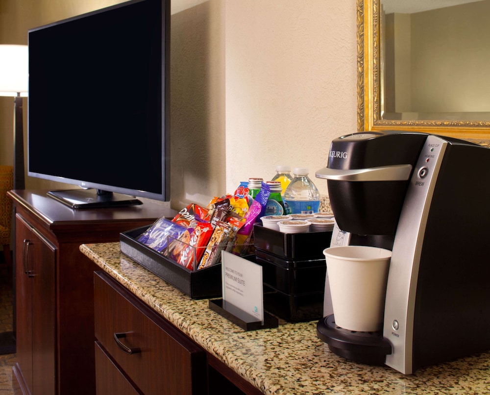 Embassy Suites by Hilton Las Vegas — Hotel rooms in Las Vegas, Nevada