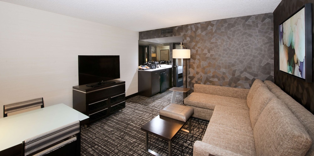 Embassy Suites by Hilton Las Vegas — Hotel rooms in Las Vegas, Nevada