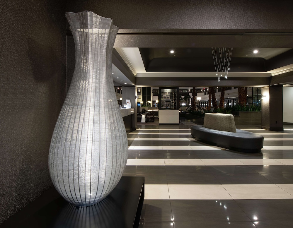 Embassy Suites by Hilton Las Vegas — Hotel building in Las Vegas, Nevada