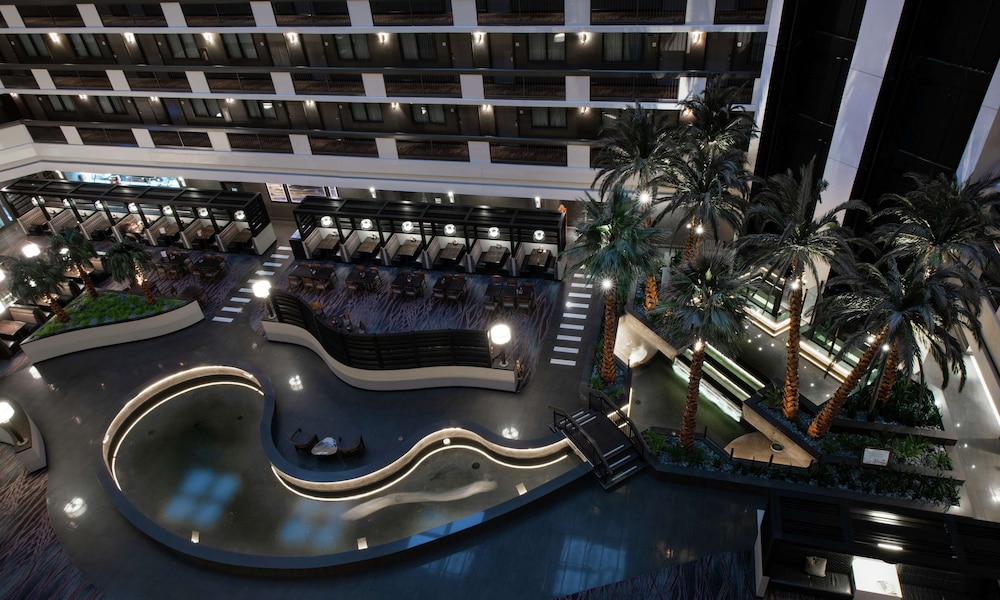 Embassy Suites by Hilton Las Vegas — Restaurant & bars in Las Vegas, Nevada