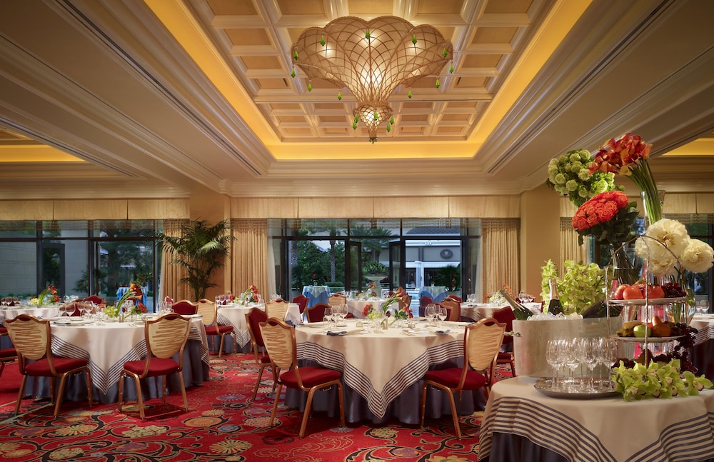 Encore at Wynn Las Vegas — Restaurant & bars in Las Vegas, Nevada