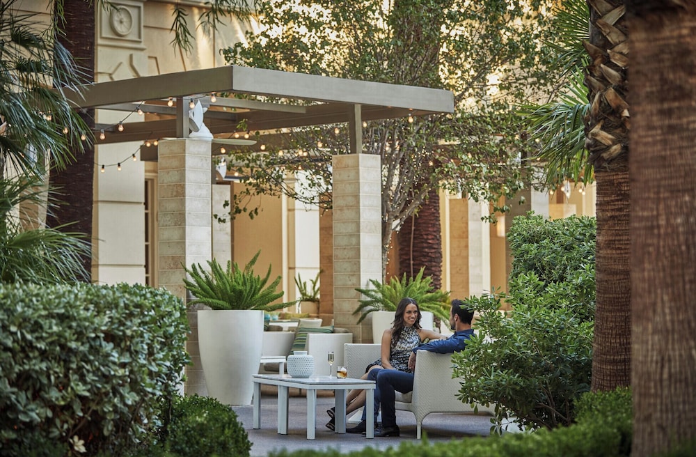 Four Seasons Hotel Las Vegas — Restaurant & bars in Las Vegas, Nevada