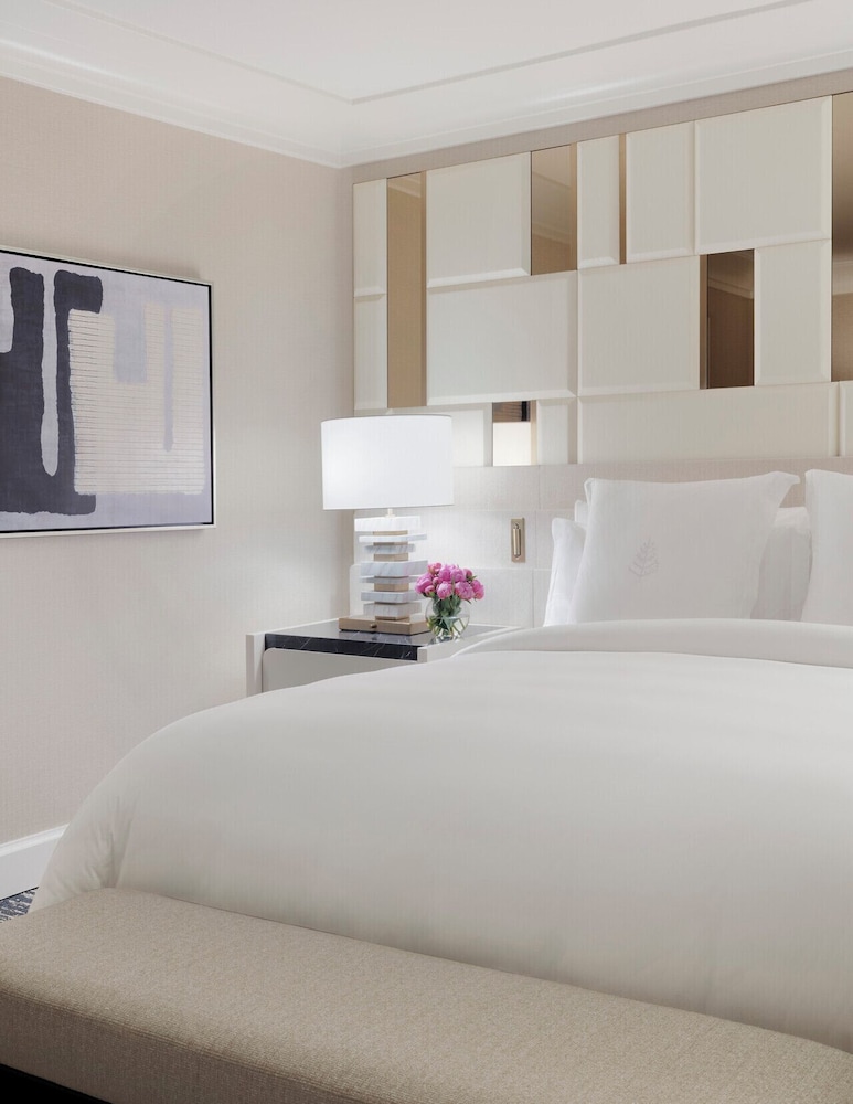 Four Seasons Hotel Las Vegas — Hotel rooms in Las Vegas, Nevada