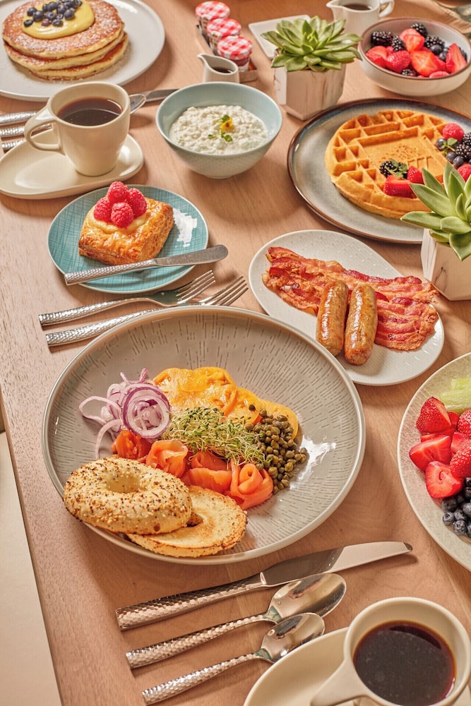 Four Seasons Hotel Las Vegas — Restaurant & bars in Las Vegas, Nevada