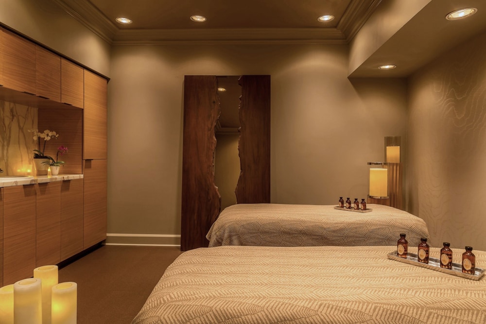 Four Seasons Hotel Las Vegas — Hotel rooms in Las Vegas, Nevada