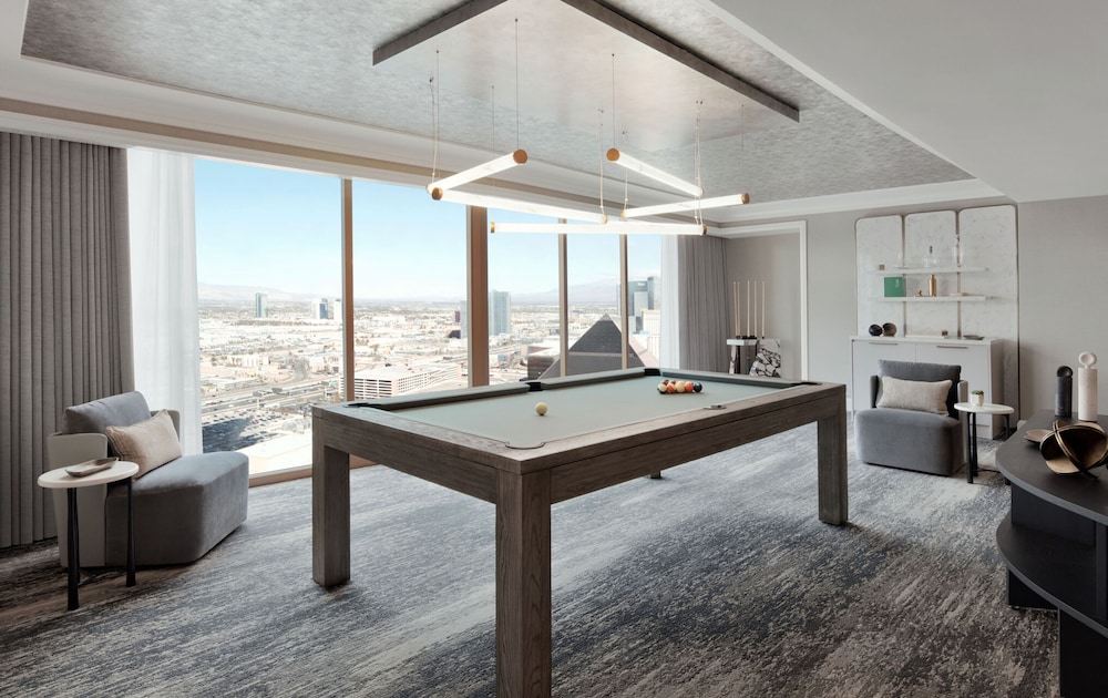 Four Seasons Hotel Las Vegas — Hotel rooms in Las Vegas, Nevada
