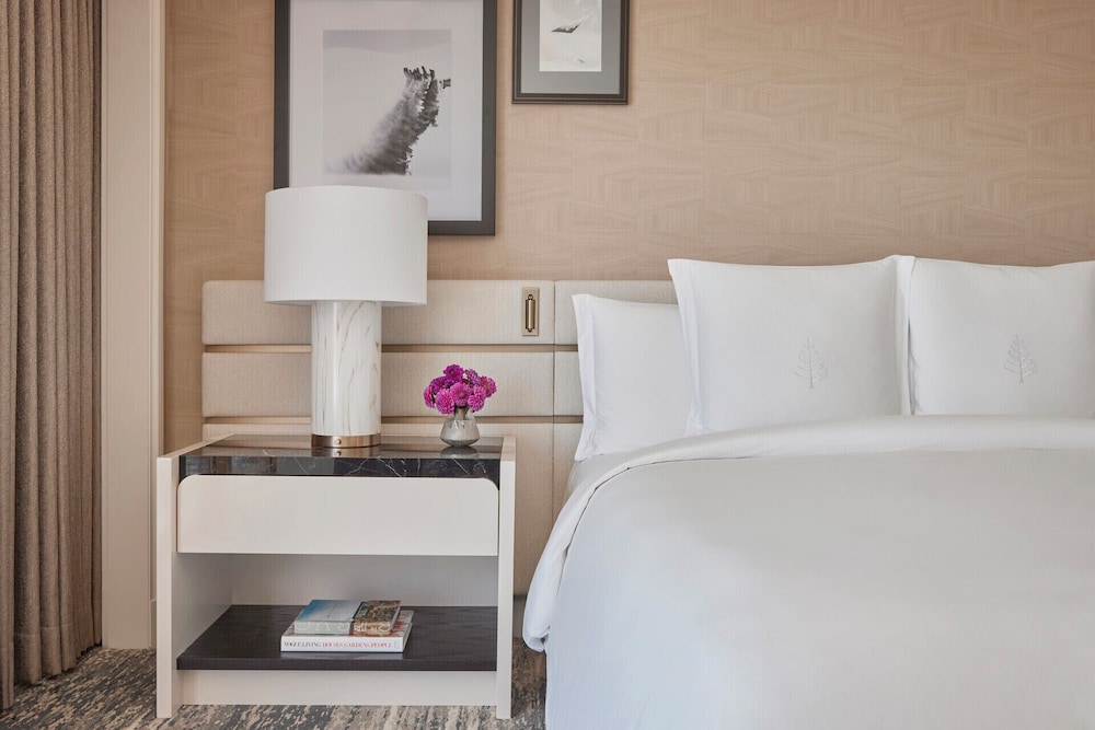 Four Seasons Hotel Las Vegas — Hotel rooms in Las Vegas, Nevada