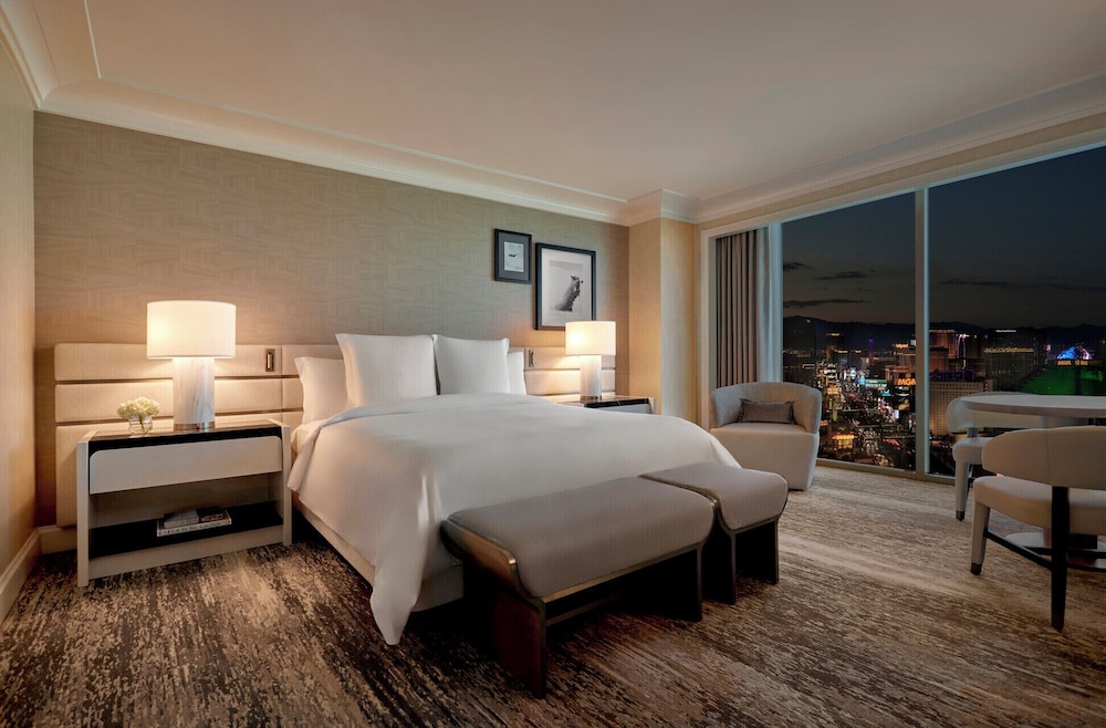 Four Seasons Hotel Las Vegas — Hotel rooms in Las Vegas, Nevada
