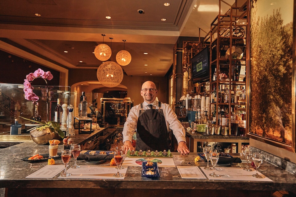 Four Seasons Hotel Las Vegas — Restaurant & bars in Las Vegas, Nevada