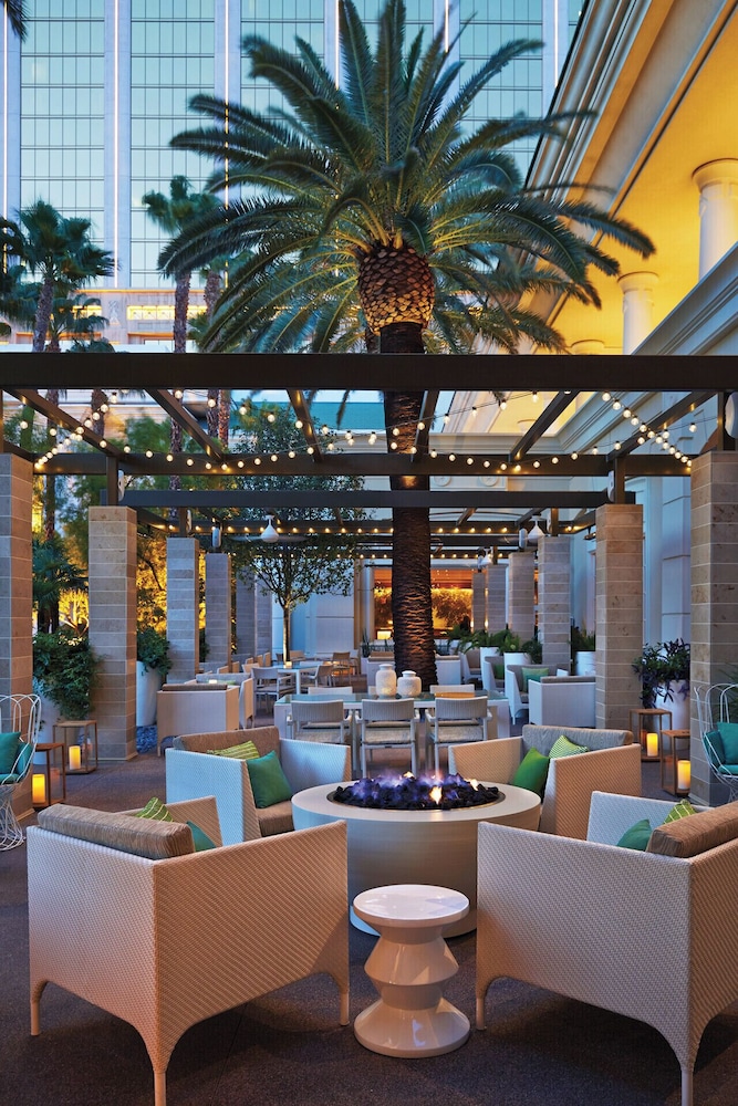 Four Seasons Hotel Las Vegas — Restaurant & bars in Las Vegas, Nevada