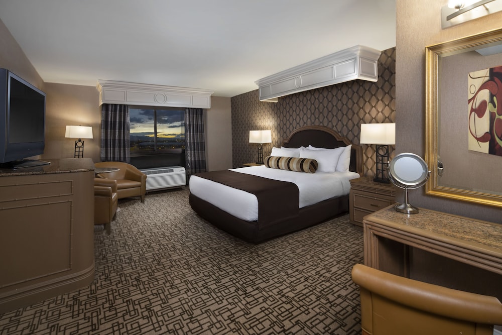 Golden Nugget Las Vegas Hotel & Casino — Hotel rooms in Las Vegas, Nevada