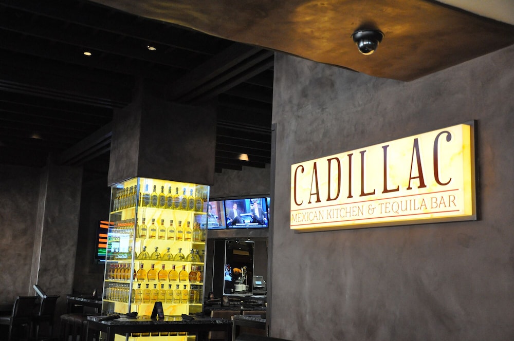 Golden Nugget Las Vegas Hotel & Casino — Restaurant & bars in Las Vegas, Nevada
