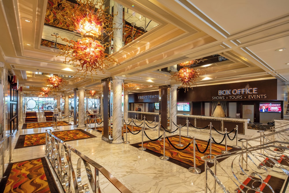 Golden Nugget Las Vegas Hotel & Casino — Restaurant & bars in Las Vegas, Nevada