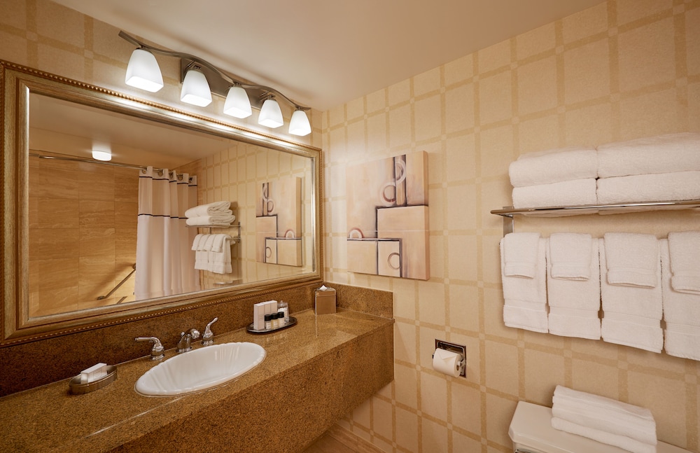 Golden Nugget Las Vegas Hotel & Casino — Hotel rooms in Las Vegas, Nevada