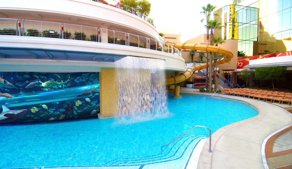 Golden Nugget Las Vegas Hotel & Casino — Swimming pool in Las Vegas, Nevada