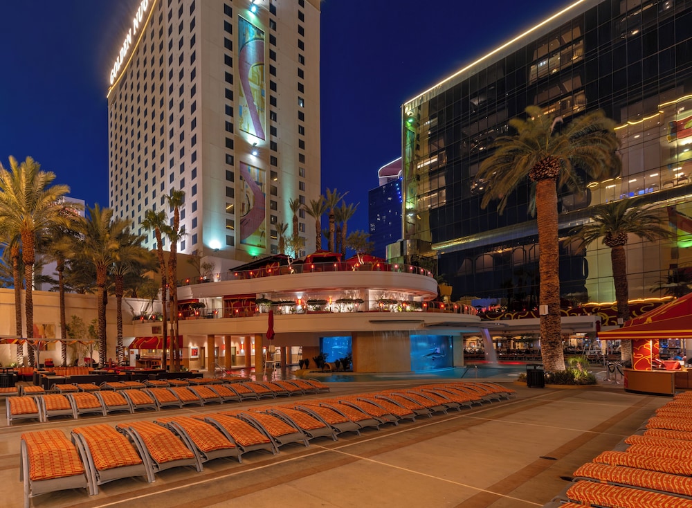 Golden Nugget Las Vegas Hotel & Casino — Swimming pool in Las Vegas, Nevada