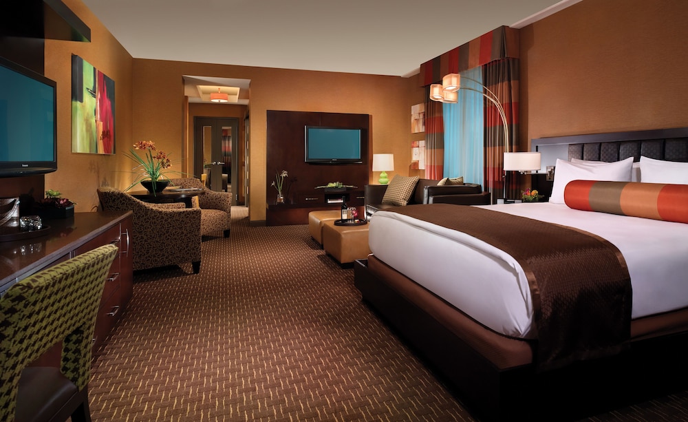 Golden Nugget Las Vegas Hotel & Casino — Hotel rooms in Las Vegas, Nevada