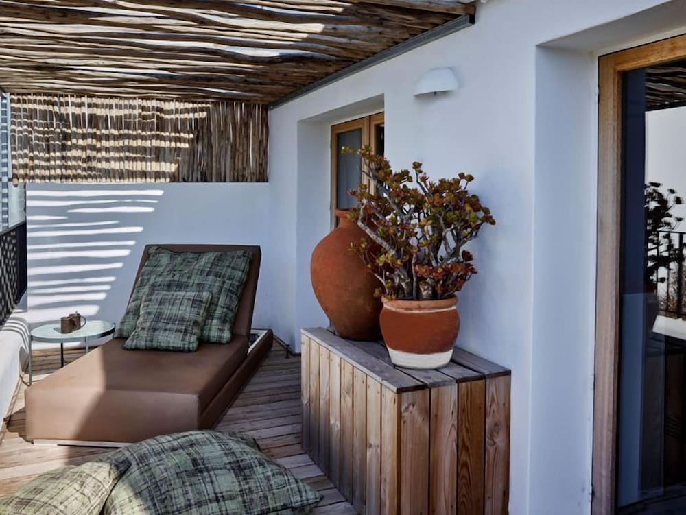 Gare du Nord Hotel — Hotel building in Sant Joan de Labritja, Balearic Islands