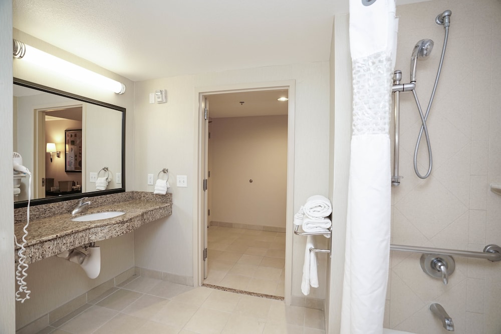 Hampton Inn & Suites Las Vegas Airport — Hotel rooms in Las Vegas, Nevada